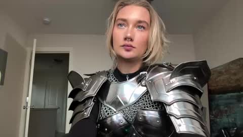 Katy online show from October 26, 2025, 11:20 pm