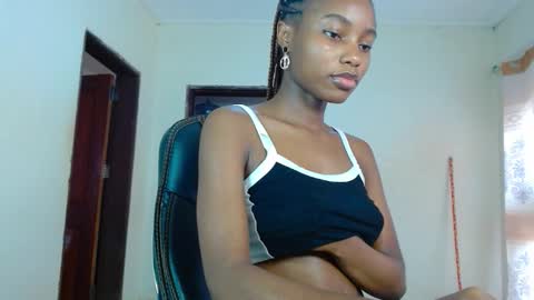 queen online show from November 9, 2025, 10:24 am