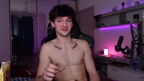 Snapshot of teddy_mode chatting on December 8, 2024, 11:40 pm Teddy online show from December 8, 2024, 11:40 pm