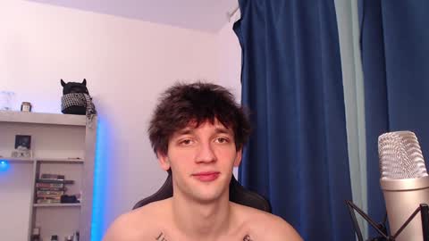 Snapshot of teddy_mode chatting on December 18, 2024, 12:10 am Teddy online show from December 18, 2024, 12:10 am