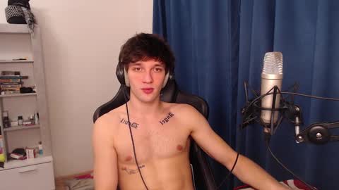 Snapshot of teddy_mode chatting on December 28, 2024, 10:13 pm Teddy online show from December 28, 2024, 10:13 pm