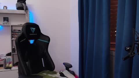 Snapshot of teddy_mode chatting on December 29, 2024, 6:27 pm Teddy online show from December 29, 2024, 6:27 pm