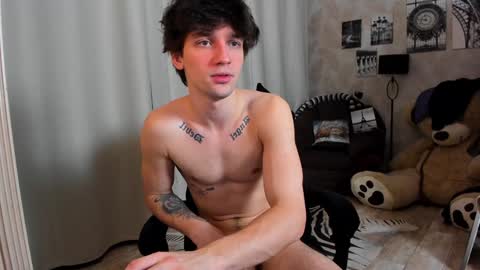 Snapshot of teddy_mode chatting on January 15, 2025, 4:36 am Teddy online show from January 15, 2025, 4:36 am