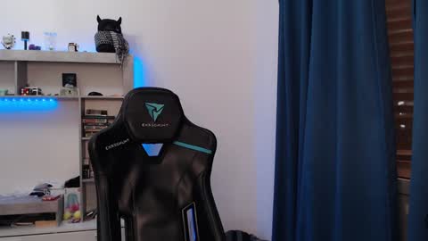 Snapshot of teddy_mode chatting on February 6, 2025, 1:05 am Teddy online show from February 6, 2025, 1:05 am