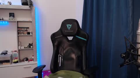 Snapshot of teddy_mode chatting on February 16, 2025, 11:48 pm Teddy online show from February 16, 2025, 11:48 pm