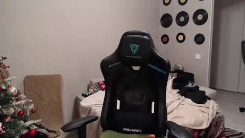 Teddy online show from December 5, 2025, 7:17 am