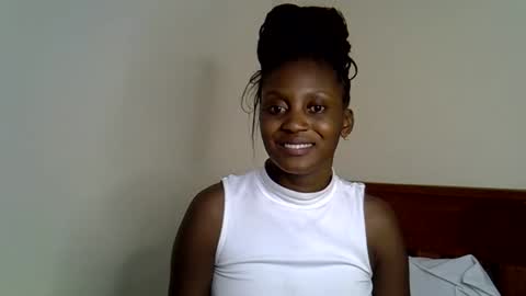 Nicole online show from April 19, 2026, 1:38 am