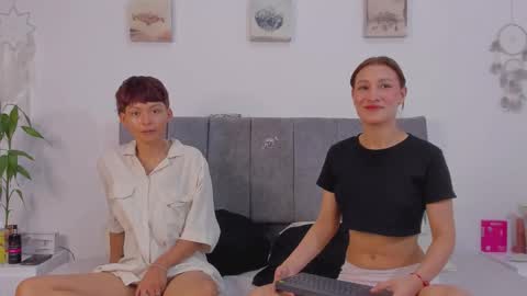 Estefani online show from December 22, 2025, 3:20 pm