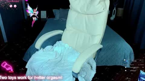 teilahex online show from December 2, 2025, 8:26 pm