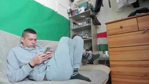 Virg Lszl online show from October 27, 2025, 10:52 am