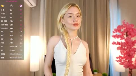 Snapshot of tellasky chatting on October 1, 2025, 2:12 pm Sofia online show from October 1, 2025, 2:12 pm