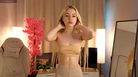 Snapshot of tellasky chatting on October 12, 2025, 2:05 pm Sofia online show from October 12, 2025, 2:05 pm