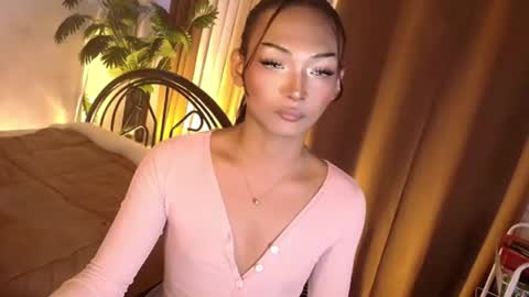 Snapshot of temptation_ashley chatting on June 27, 2026, 5:29 pm temptation_ashley online show from June 27, 2026, 5:29 pm