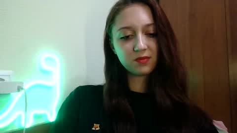 temptingvision online show from March 6, 2025, 4:49 pm