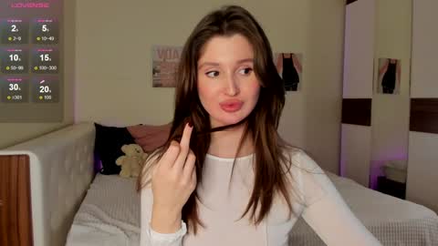 Sexy girl Li online show from December 4, 2024, 5:33 pm