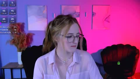 ur Louise online show from March 8, 2026, 2:15 am