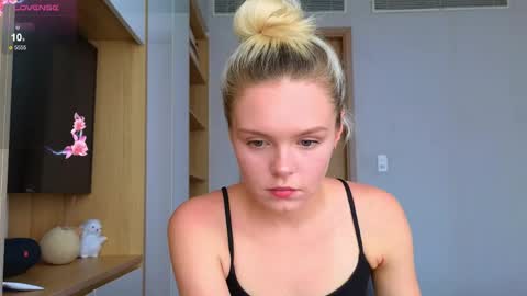 Snapshot of tenderlovesss chatting on May 17, 2026, 8:34 am Amanda and Kenny online show from May 17, 2026, 8:34 am