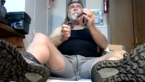 Snapshot of tennredneck chatting on June 16, 2026, 1:52 am Tennredneck online show from June 16, 2026, 1:52 am