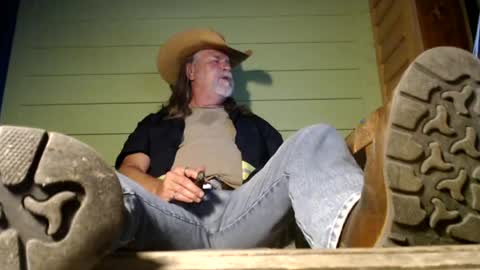 Snapshot of tennredneck chatting on July 28, 2026, 2:40 am Tennredneck online show from July 28, 2026, 2:40 am