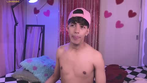 teo brown Independent model online show from February 22, 2025, 9:26 pm