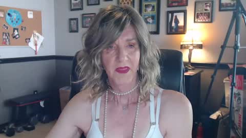 terilee59 online show from May 19, 2026, 12:05 am
