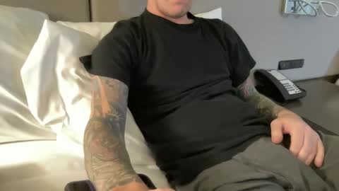 Terracoa66 online show from December 2, 2025, 2:17 am