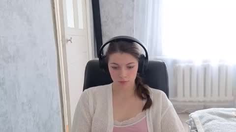 Snapshot of terranaufzinger chatting on November 6, 2025, 6:03 am Anny Simpson online show from November 6, 2025, 6:03 am