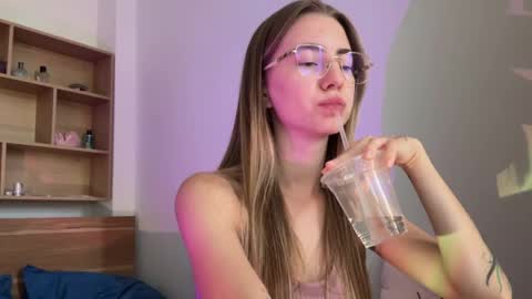 tessa_calmness online show from April 25, 2026, 4:37 am