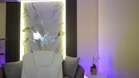 Tessa Fox online show from December 18, 2025, 12:11 pm