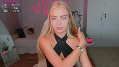 TessaHamilton online show from July 17, 2026, 11:06 am