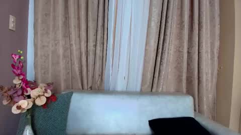 Tessamonroee online show from February 2, 2026, 6:28 pm