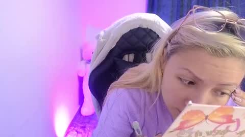 Tessy online show from January 19, 2025, 2:17 pm
