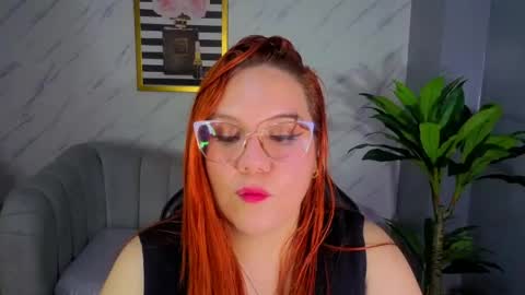 tezzaniut_t online show from April 15, 2026, 8:42 pm