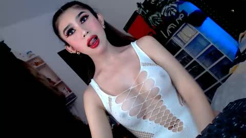 Itsme tgirlAdele online show from November 16, 2025, 9:09 pm