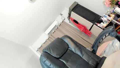 Luna online show from November 29, 2025, 3:20 am