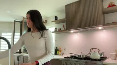 babygirlmami online show from April 11, 2026, 3:16 pm