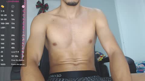 Snapshot of th_russ chatting on December 27, 2024, 1:39 pm INSTAGRAM Th1rss online show from December 27, 2024, 1:39 pm