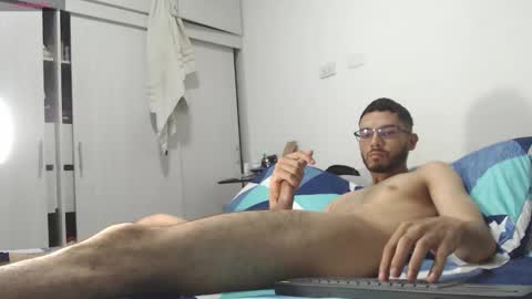 Snapshot of th_russ chatting on February 7, 2026, 5:05 pm INSTAGRAM Th1rss online show from February 7, 2026, 5:05 pm