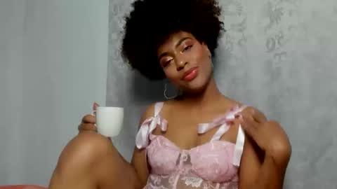 Snapshot of thaimy_ chatting on November 5, 2025, 11:16 pm thaimy_ online show from November 5, 2025, 11:16 pm