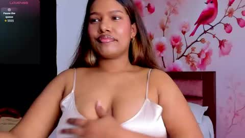 Snapshot of thais_waldrof chatting on June 26, 2026, 5:01 am Andreina online show from June 26, 2026, 5:01 am