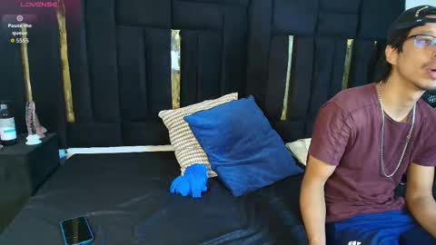 Snapshot of thaisadara24 chatting on November 19, 2025, 9:37 pm T H A I S online show from November 19, 2025, 9:37 pm