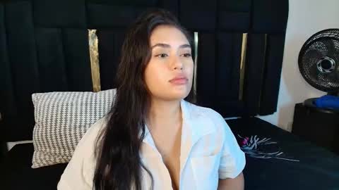 Snapshot of thaisadara24 chatting on February 18, 2026, 9:55 pm T H A I S online show from February 18, 2026, 9:55 pm