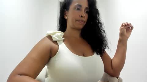 Thalia Gomex online show from January 29, 2025, 3:01 am