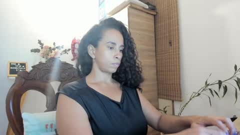 Thalia Gomex online show from February 22, 2025, 4:40 am