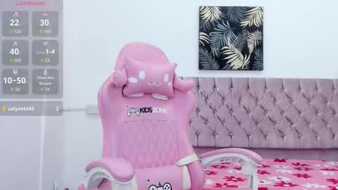 Snapshot of thalia_ssmith chatting on March 1, 2026, 7:05 pm thalia online show from March 1, 2026, 7:05 pm