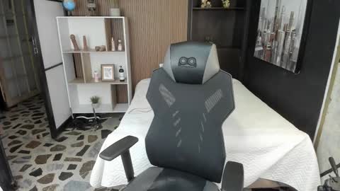 Thalia online show from March 25, 2026, 2:39 am