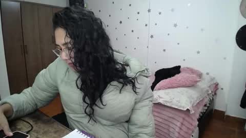    online show from December 22, 2025, 1:46 am