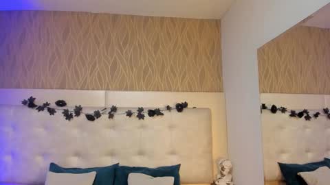 Snapshot of thaliawest chatting on December 16, 2025, 7:08 pm ThaliaWest online show from December 16, 2025, 7:08 pm