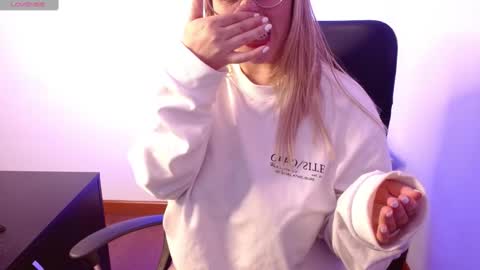 Snapshot of thamarajane1 chatting on February 14, 2025, 6:40 pm online show from February 14, 2025, 6:40 pm