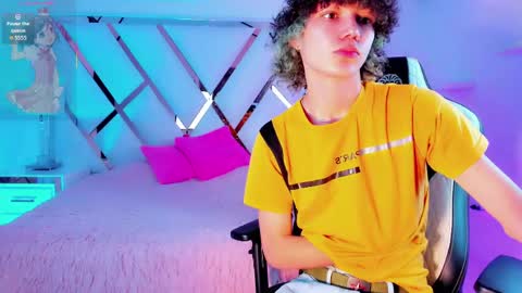thanier_18 online show from May 23, 2026, 7:07 pm